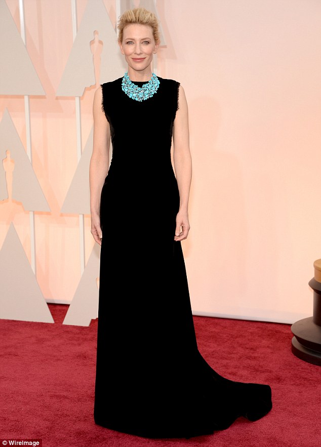25F7A29800000578-2964551-Statuesque_Cate_Blanchett_stuns_in_a_long_black_sophisticated_Jo-m-19_1424653704835